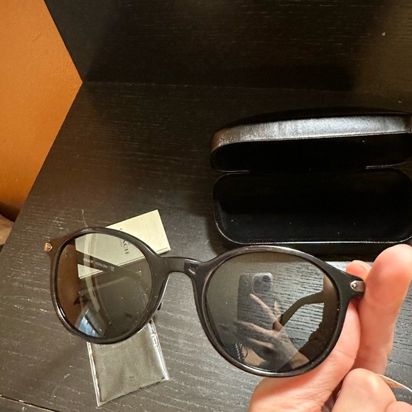 NEW Coach 8312U C2094 Sunglasses 500287 Black 100% AUTHENTIC NIB - Picture 5 of 8
